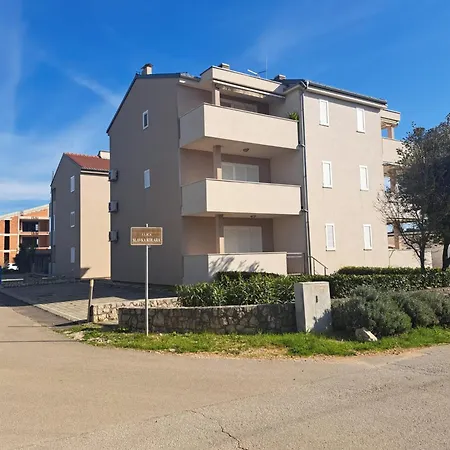 Διαμέρισμα Riba Biograd Na Moru